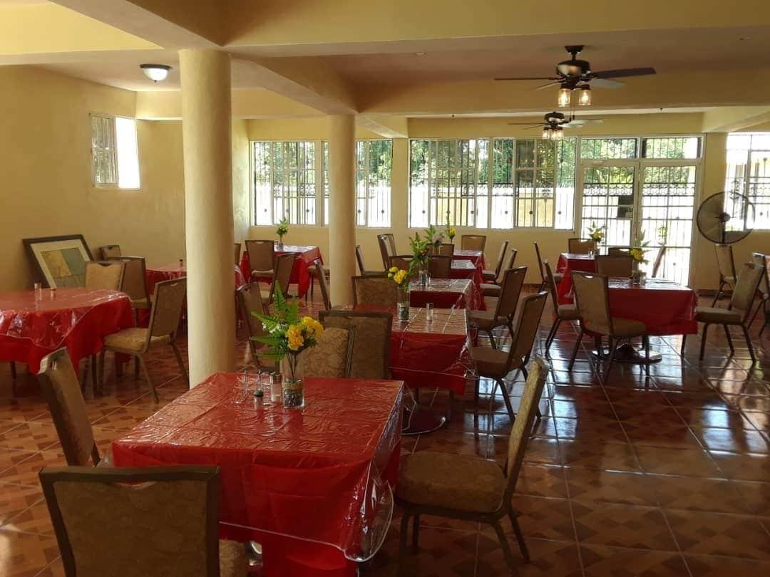 Restaurant Extravaganza Resort Hotel