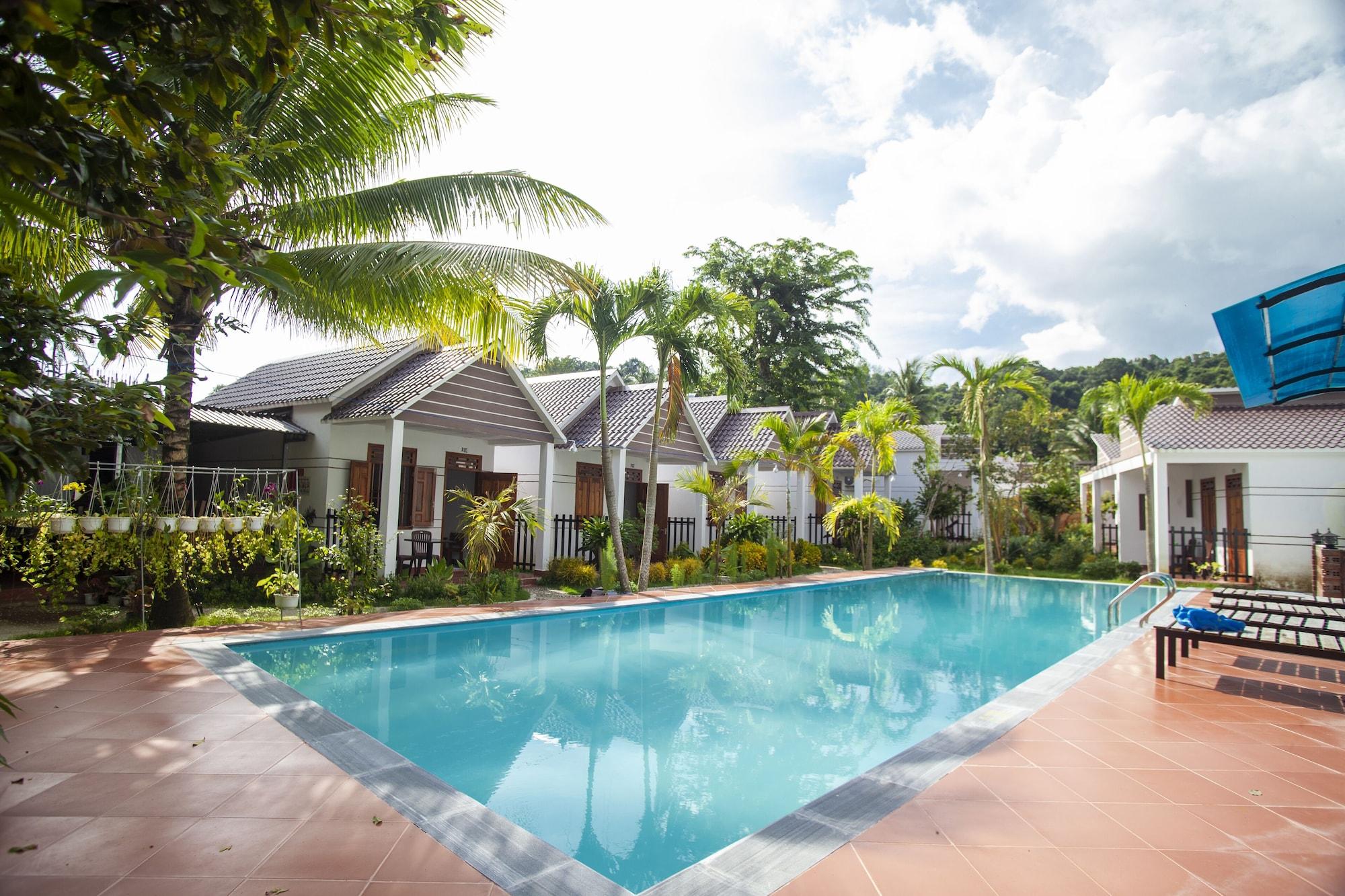 Vista Piscina Hien Minh Bungalow