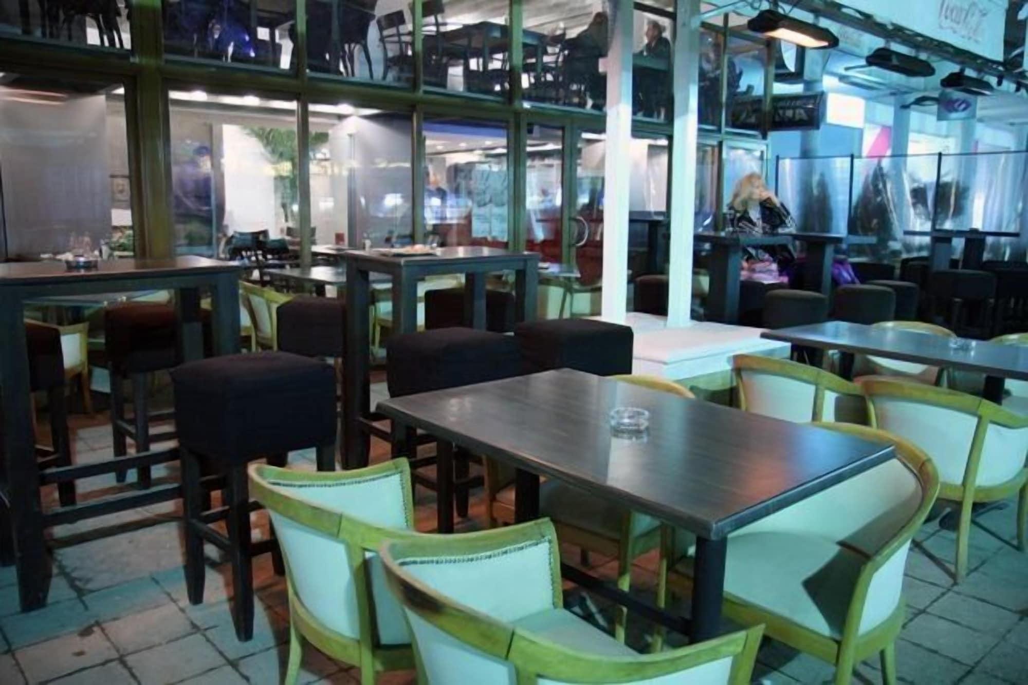 Bar/Salón Guesthouse Anja