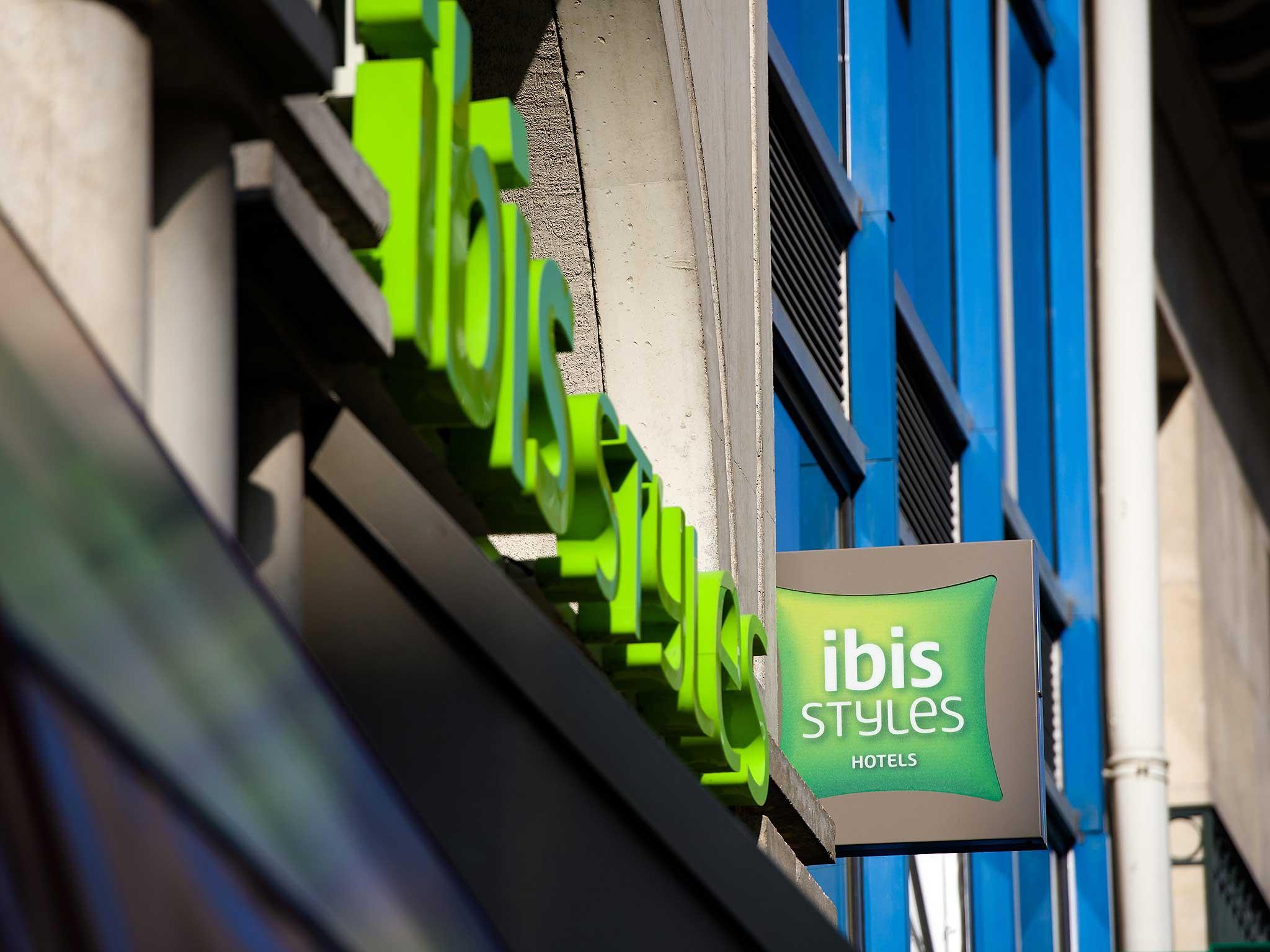 Vista Exterior ibis Styles Nantes Centre Place Royale