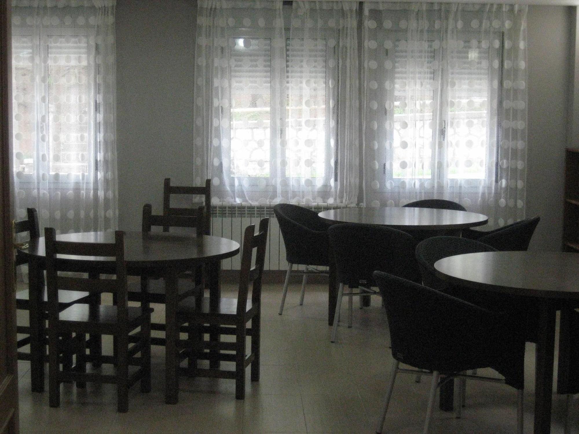 Restaurant Albergue Río Aragón - Hostel