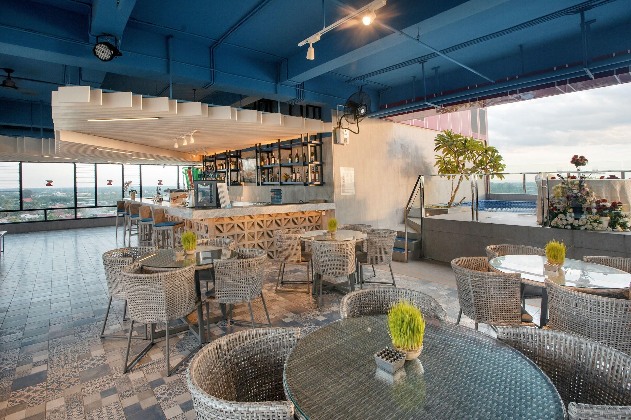 Bar/Salón The Zuri Hotel Dumai