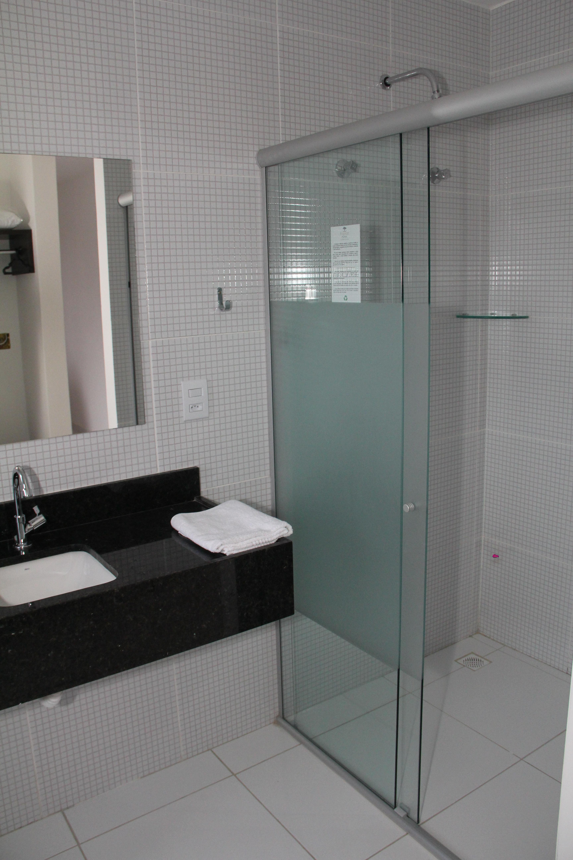 Equipamiento de Habitación France Hotel