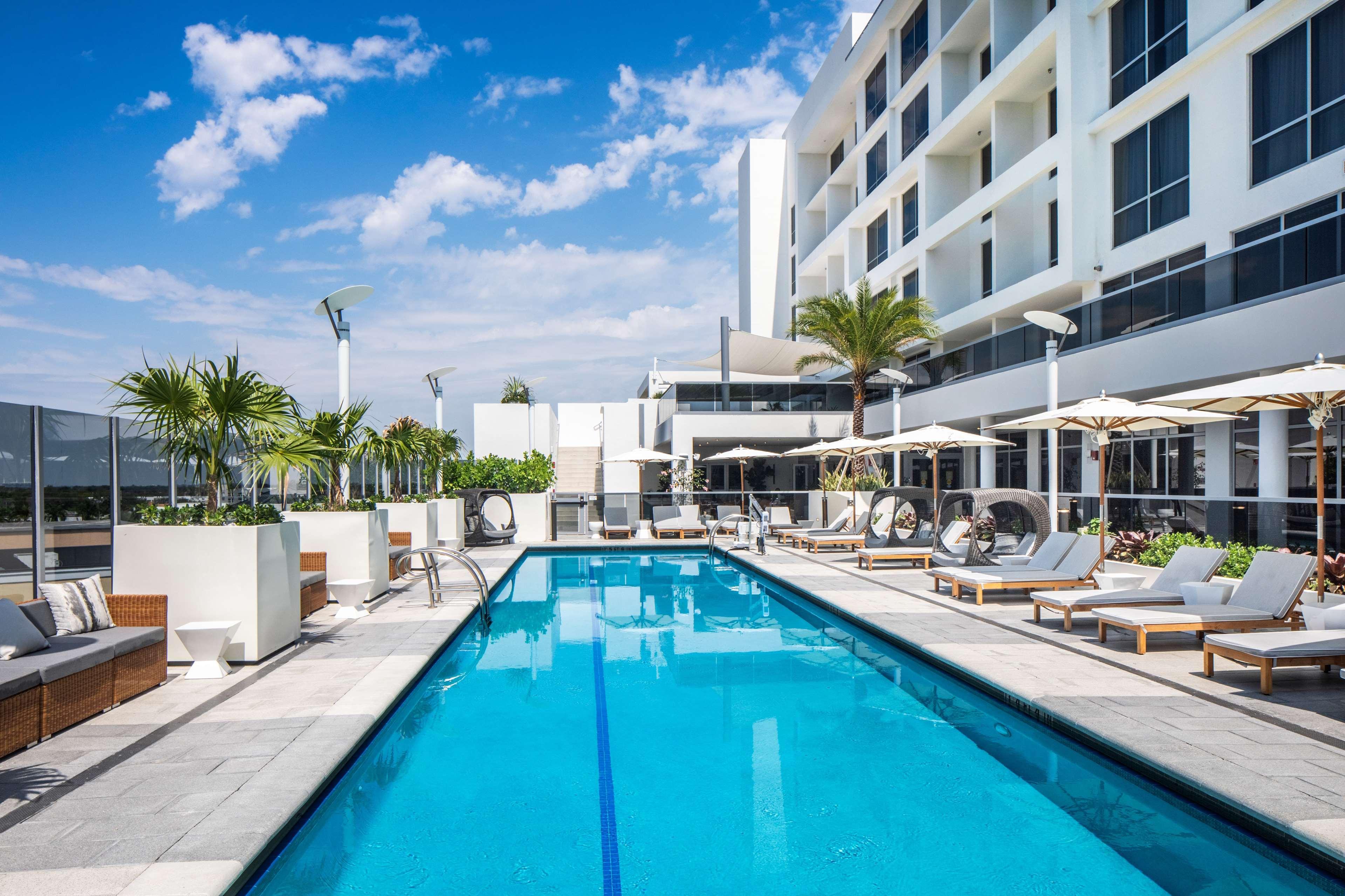 Vista Piscina Hilton Miami Aventura