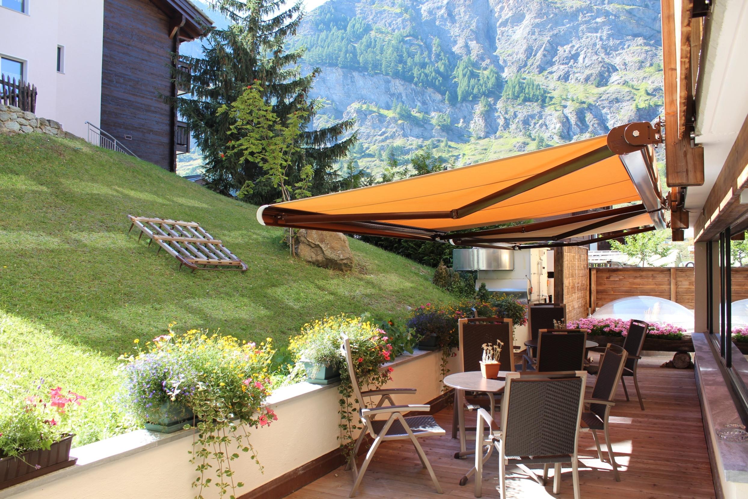 Varios Hotel Holiday