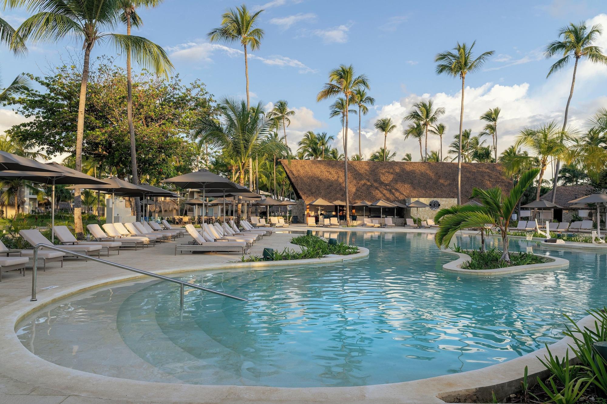 Vista Piscina Family Selection at Grand Palladium Select Bávaro - All Inclusive