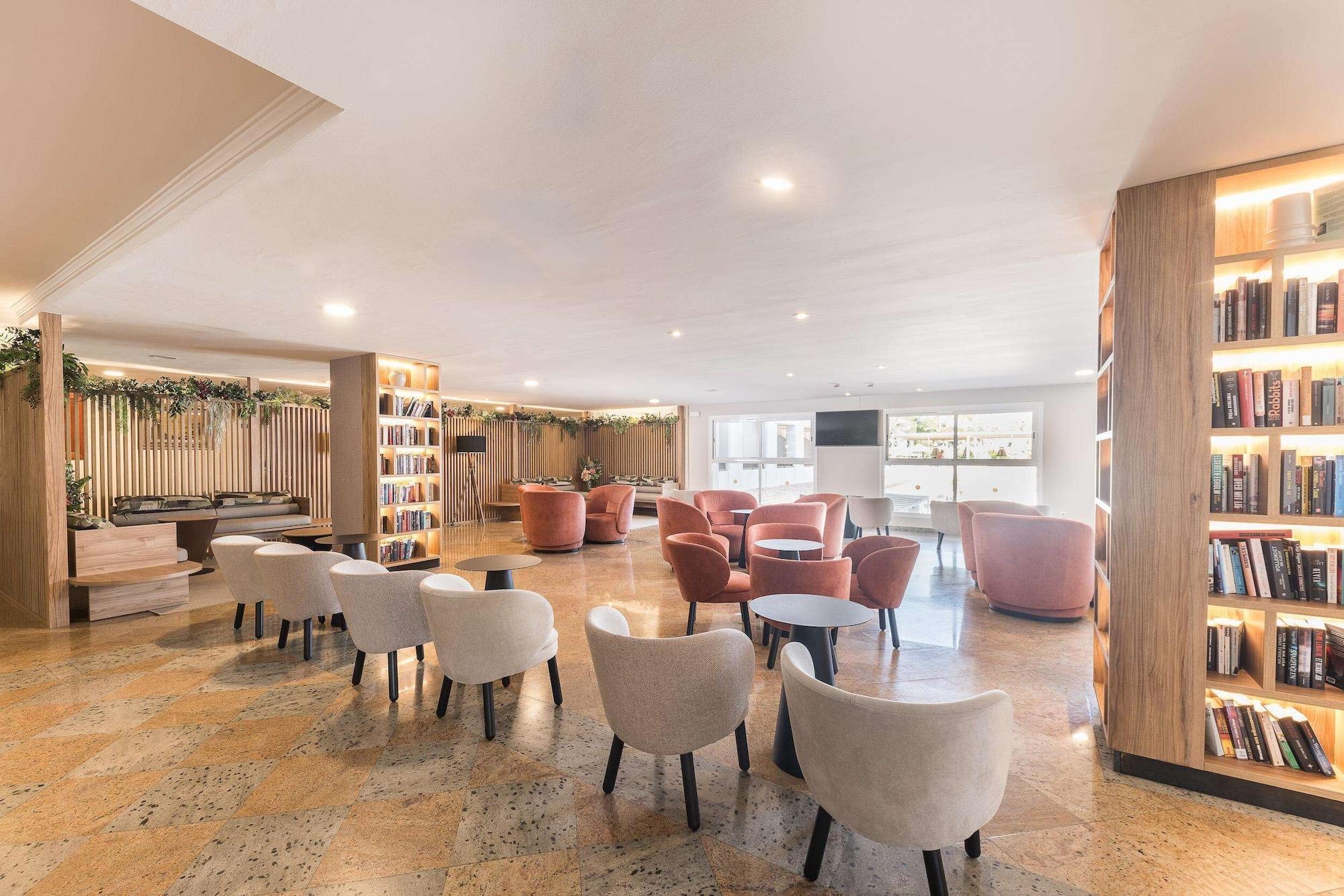 Vista Lobby Mac Puerto Marina Benalmadena