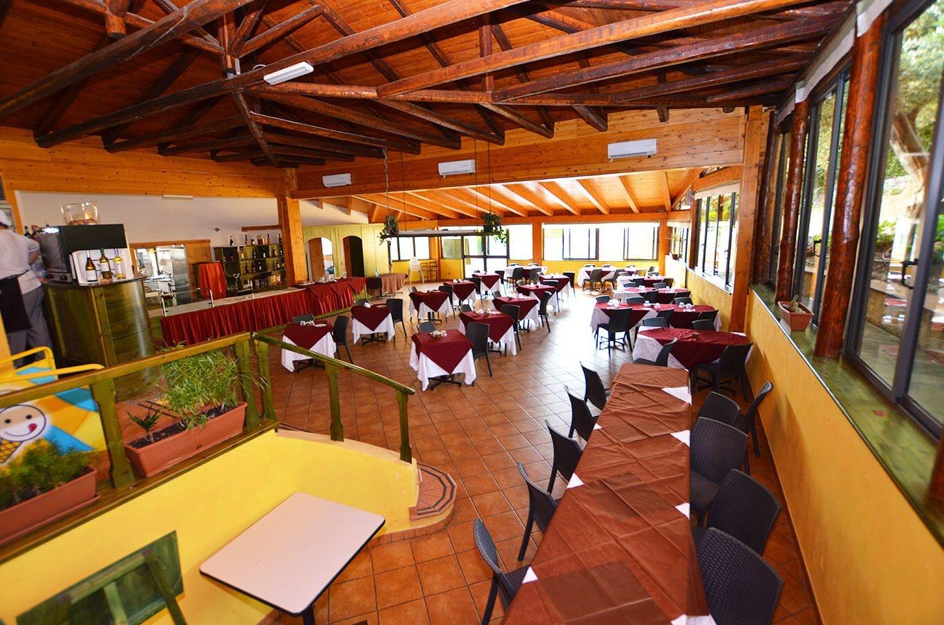 Bar/Salón Villaggio l' Olivara