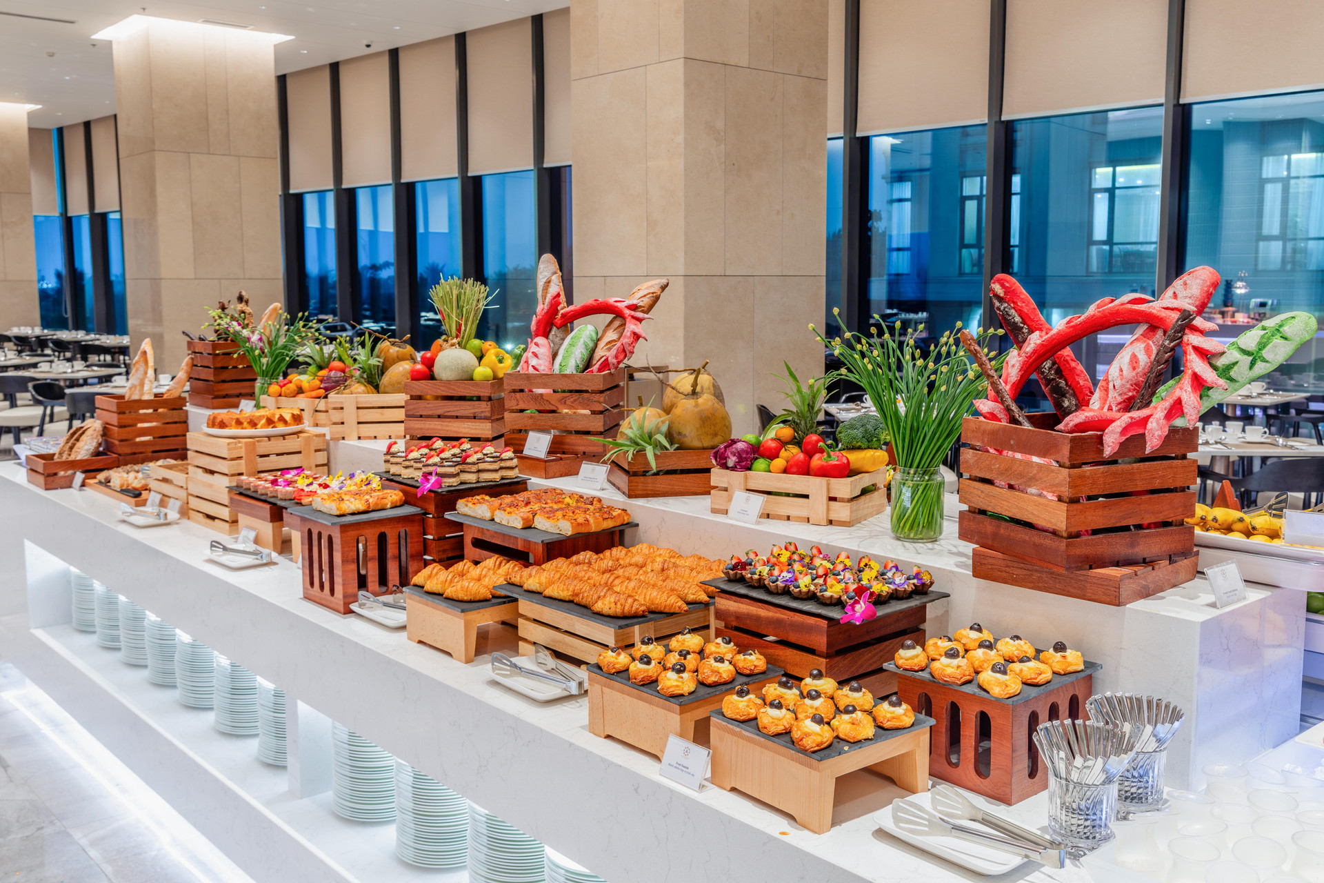 Restaurant Awaken Danang Hotel