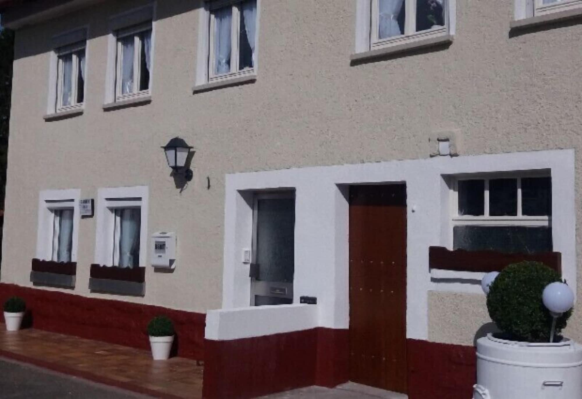 Vista Exterior Apartments B & B27