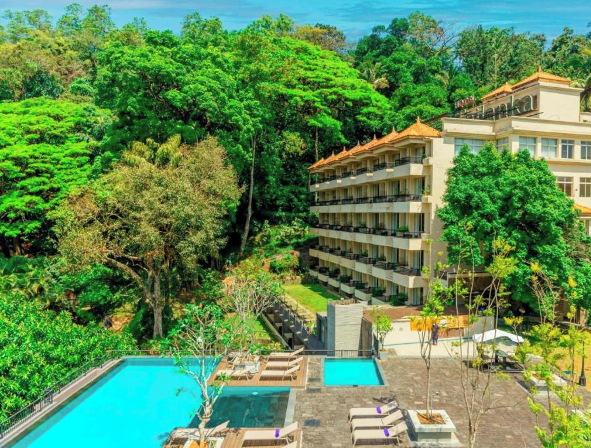 Vista Exterior Thilanka Hotel