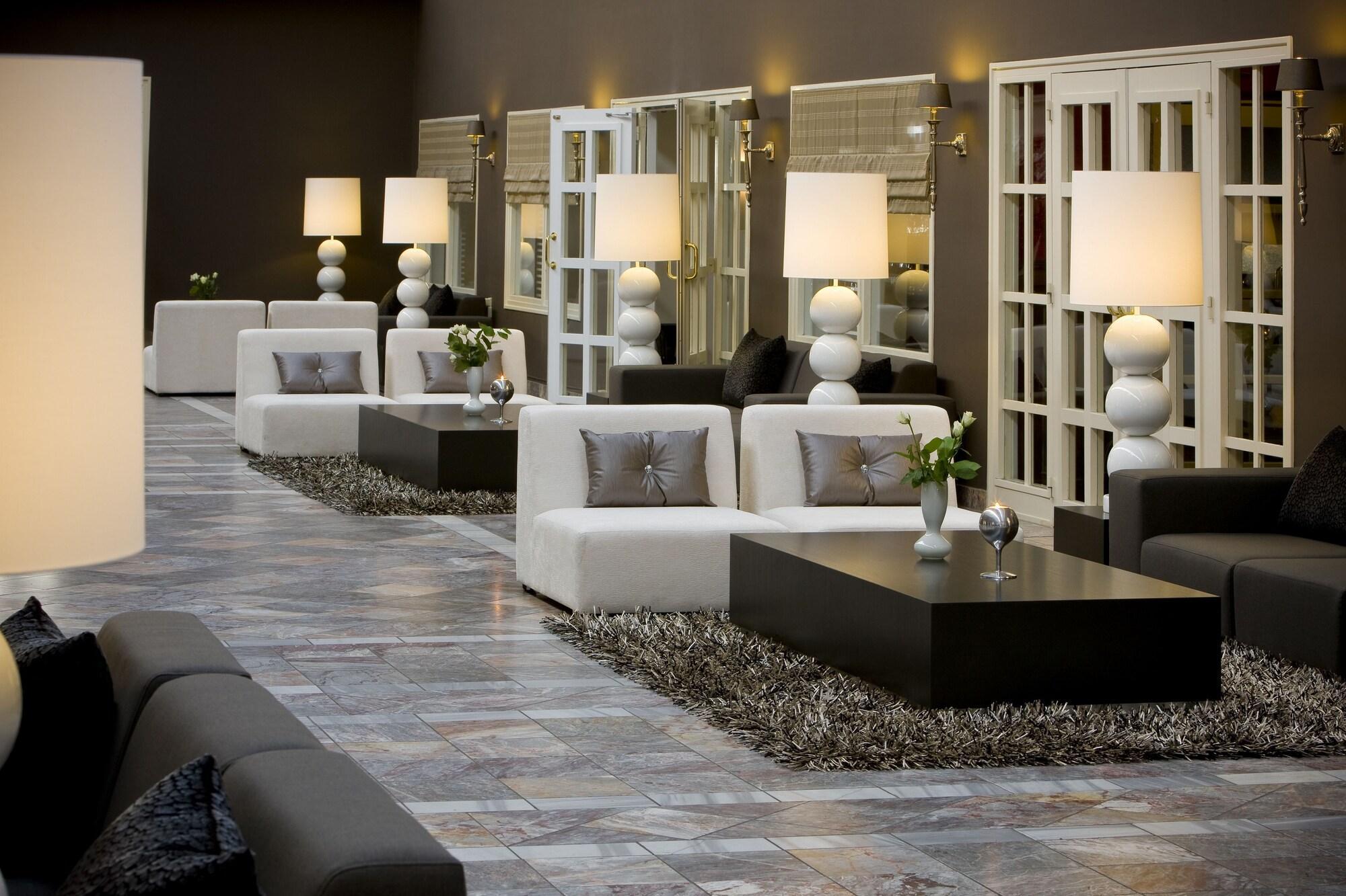 Vista Lobby Van Der Valk Hotel Groningen - Zuidbroek A7