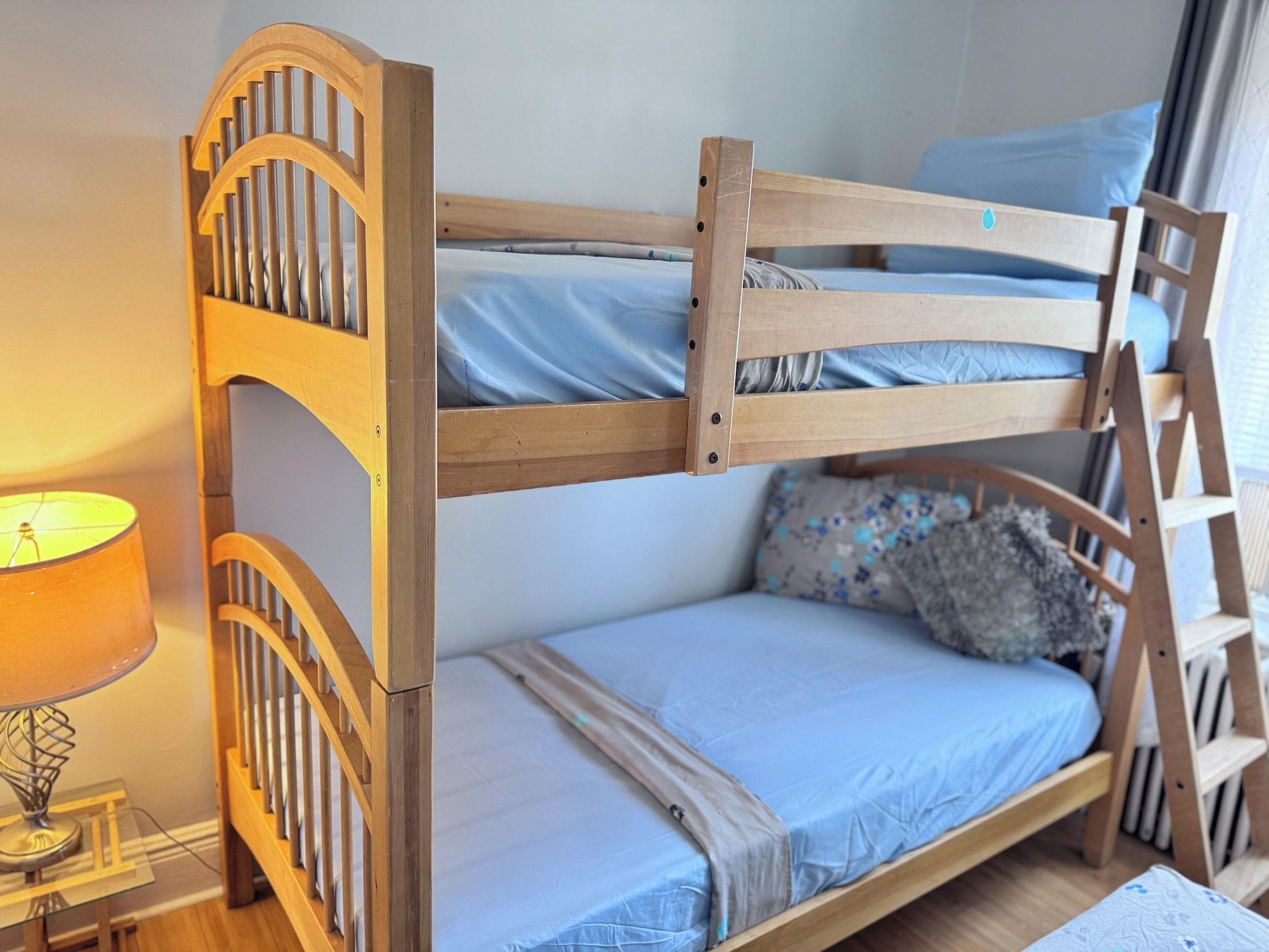 Habitación Room-private 2 Bedrooms, new Shower Bath