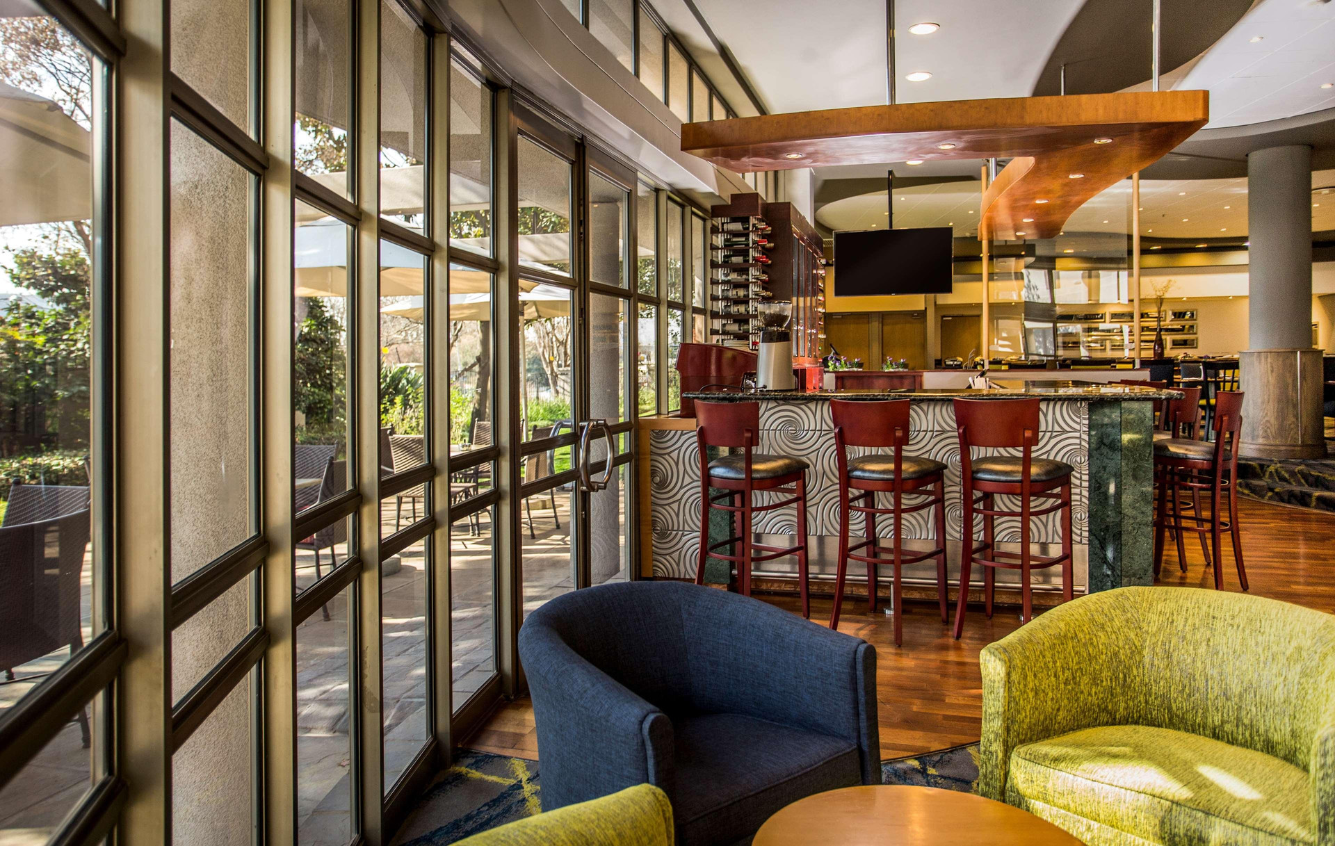 Bar/Salón Garden Court Eastgate