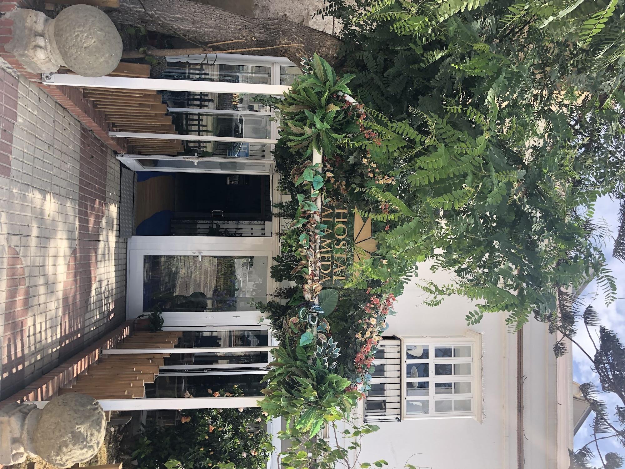 Vista Exterior Hostal Alameda