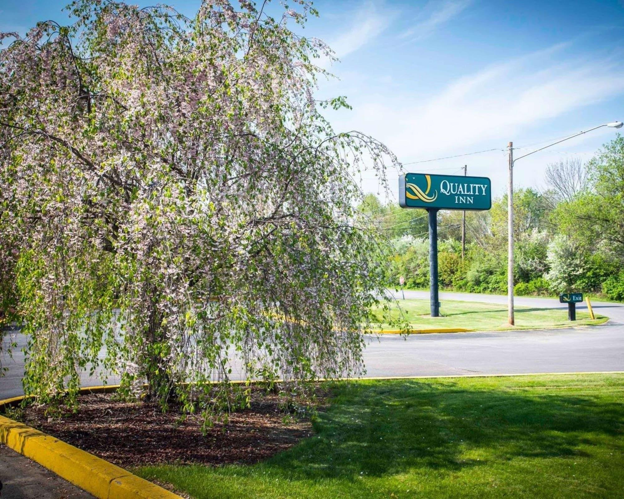 Vista Exterior Quality Inn New Columbia–Lewisburg