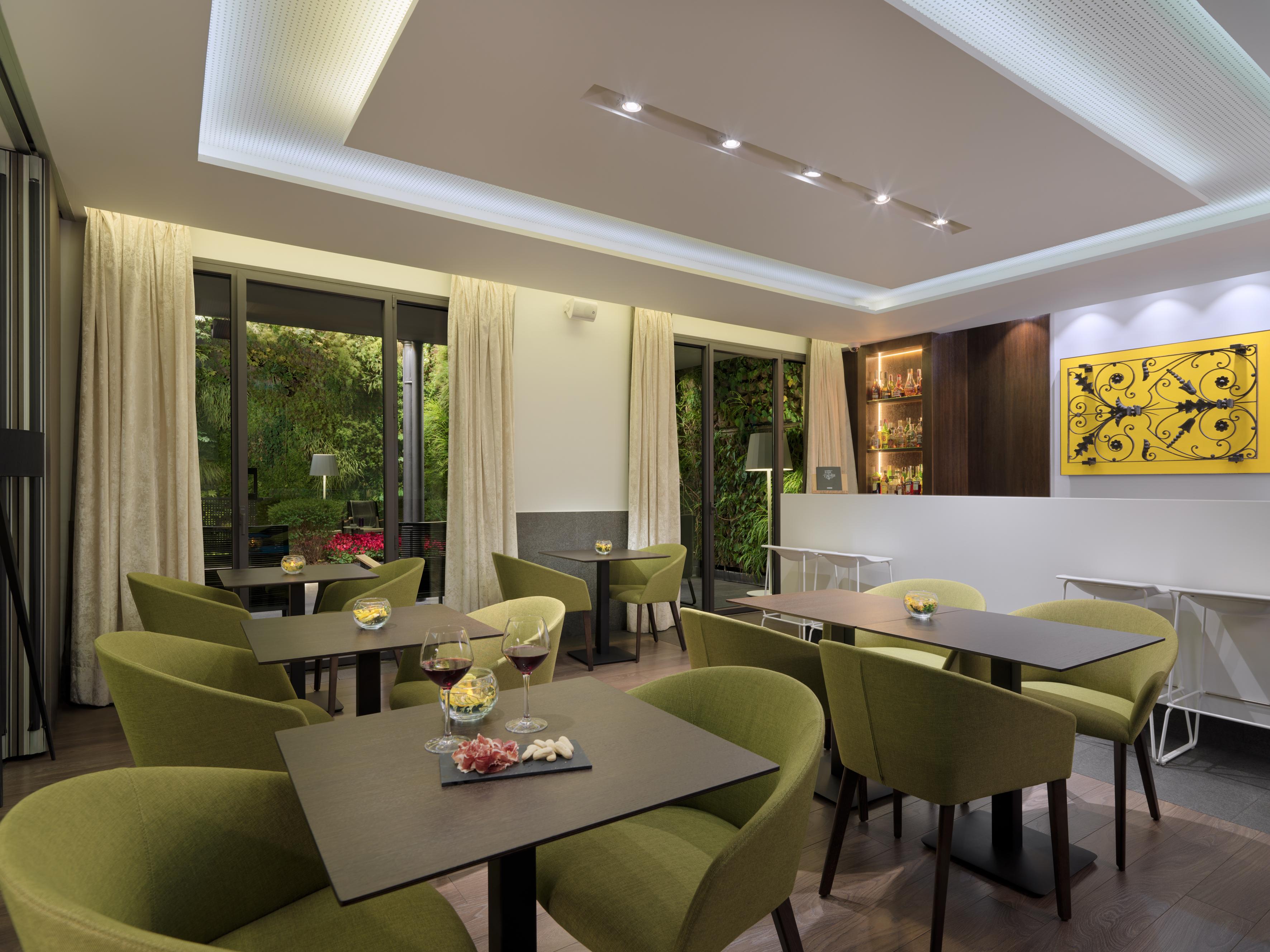 Bar/Salón H10 Urquinaona Plaza