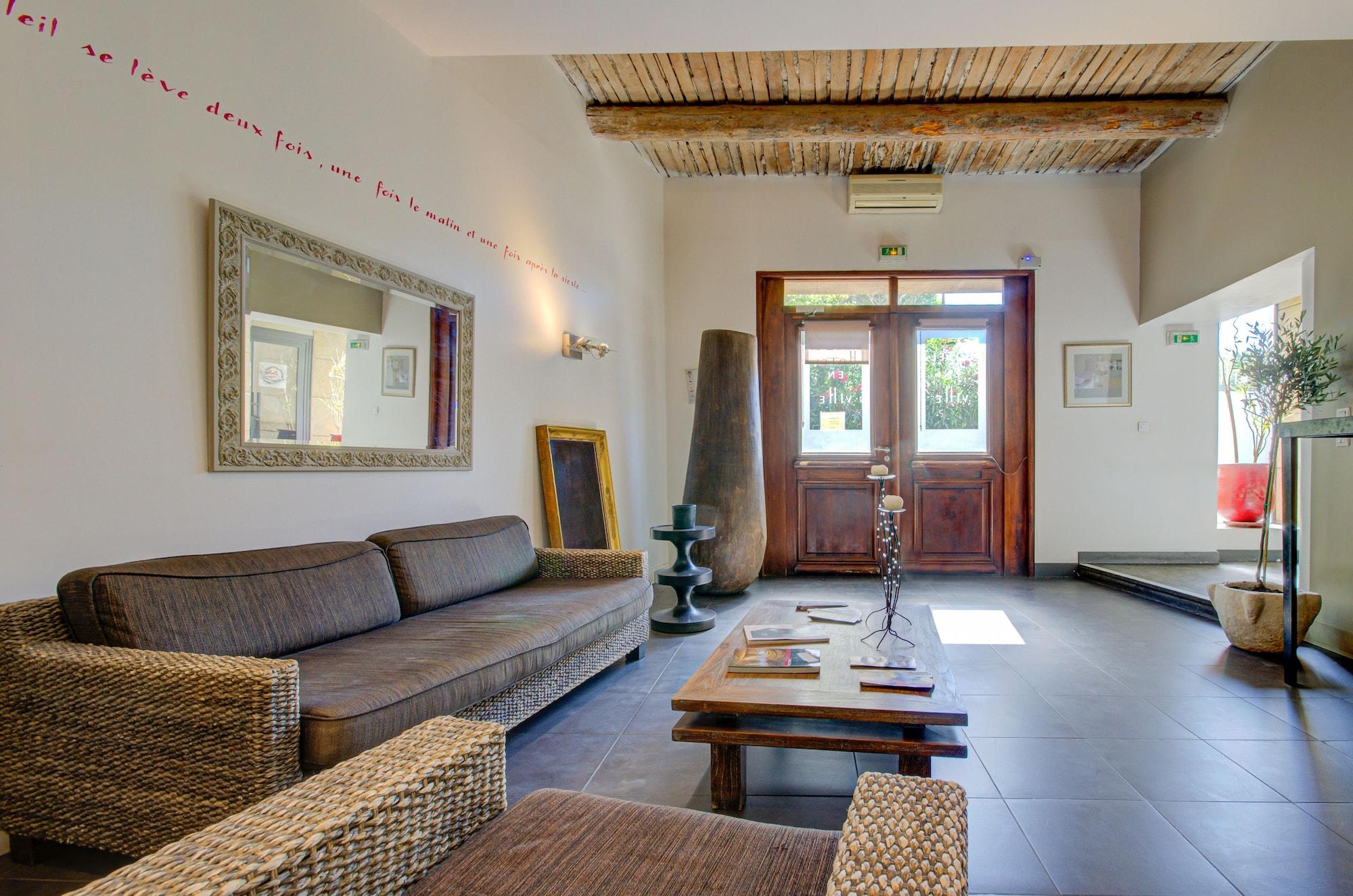 Vista Lobby Hotel en Ville