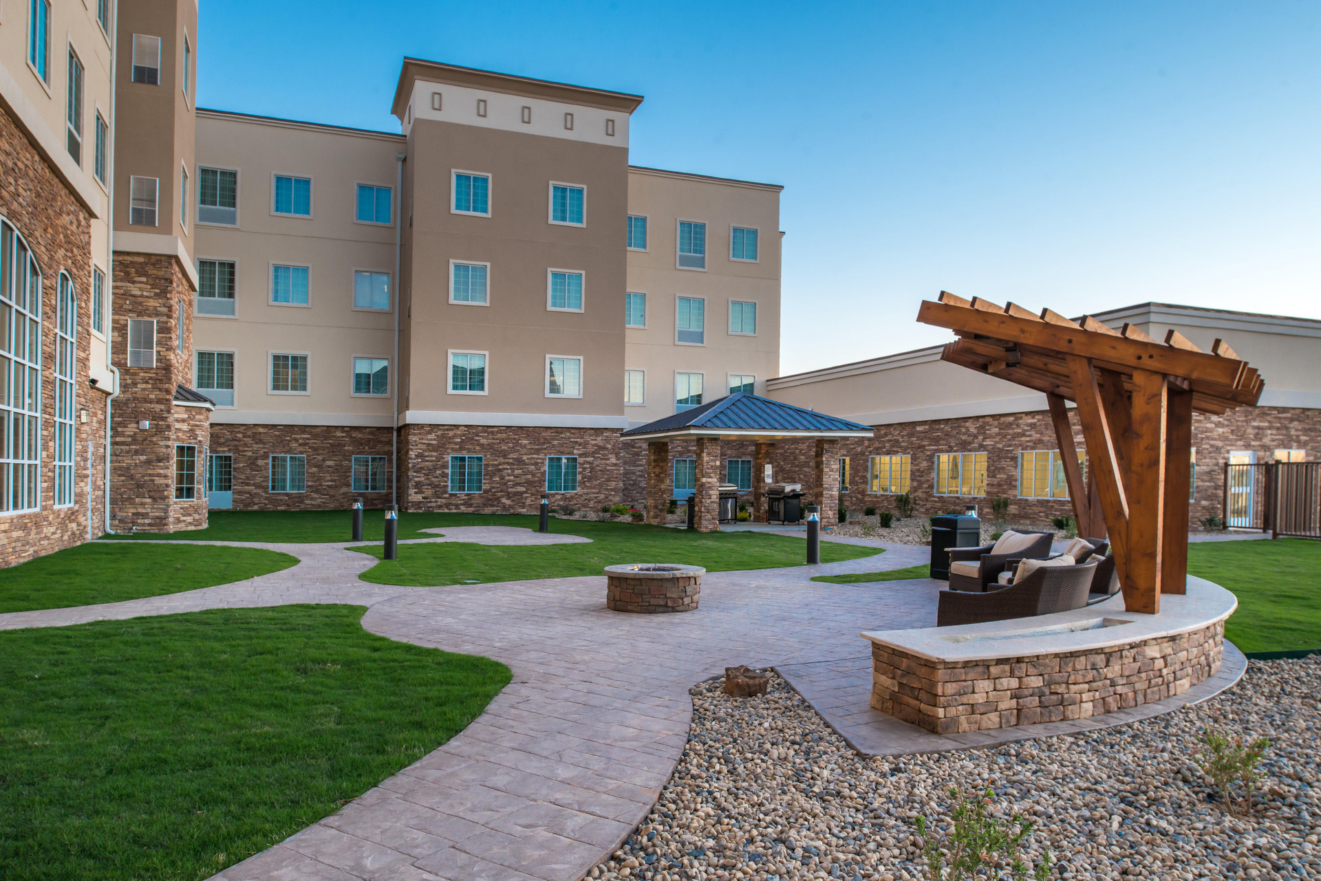 Vista Exterior Staybridge Suites Pecos by IHG