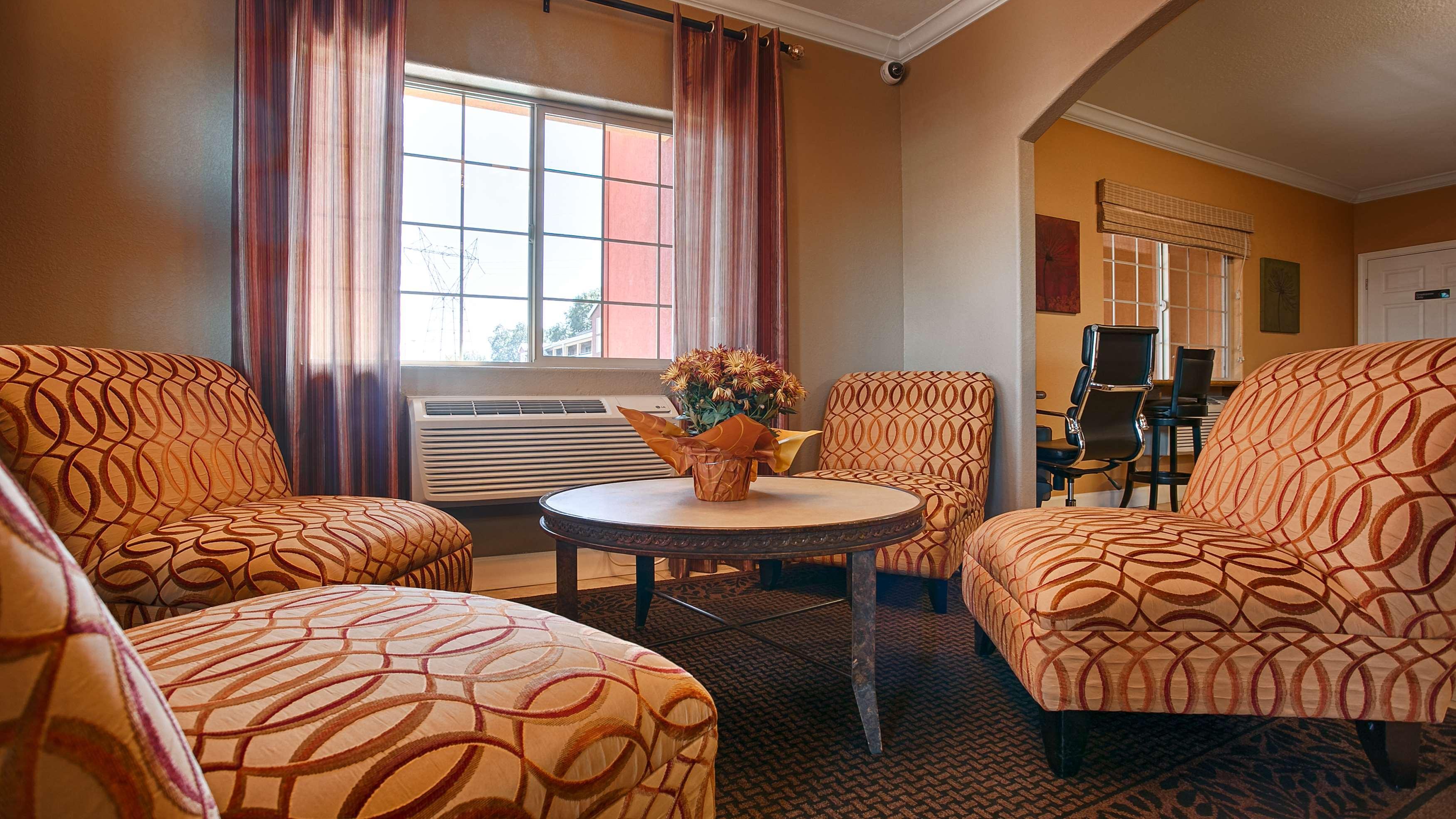 Vista Lobby Best Western Anderson Inn