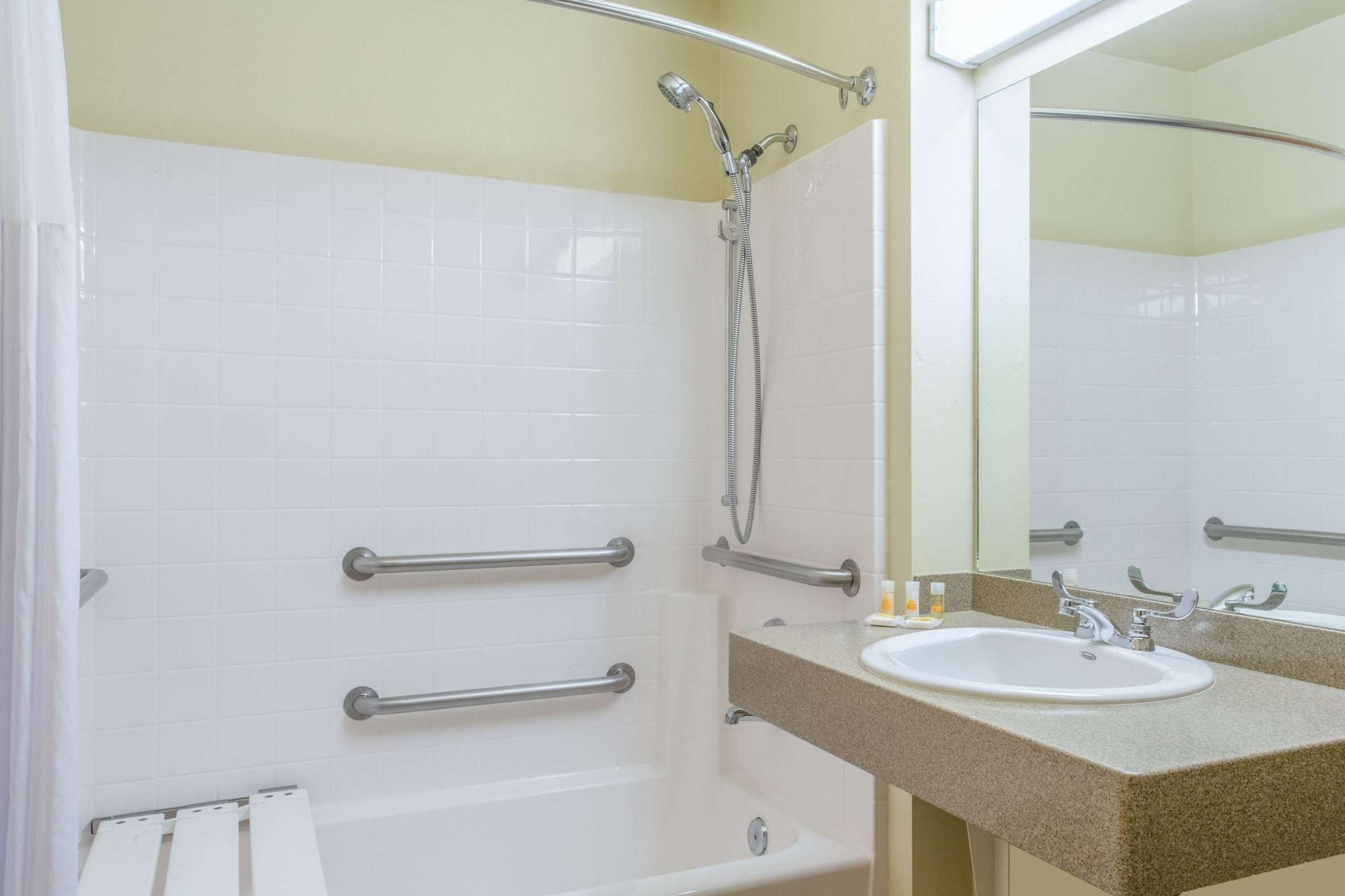 Equipamiento de Habitación Days Inn by Wyndham Chino Valley