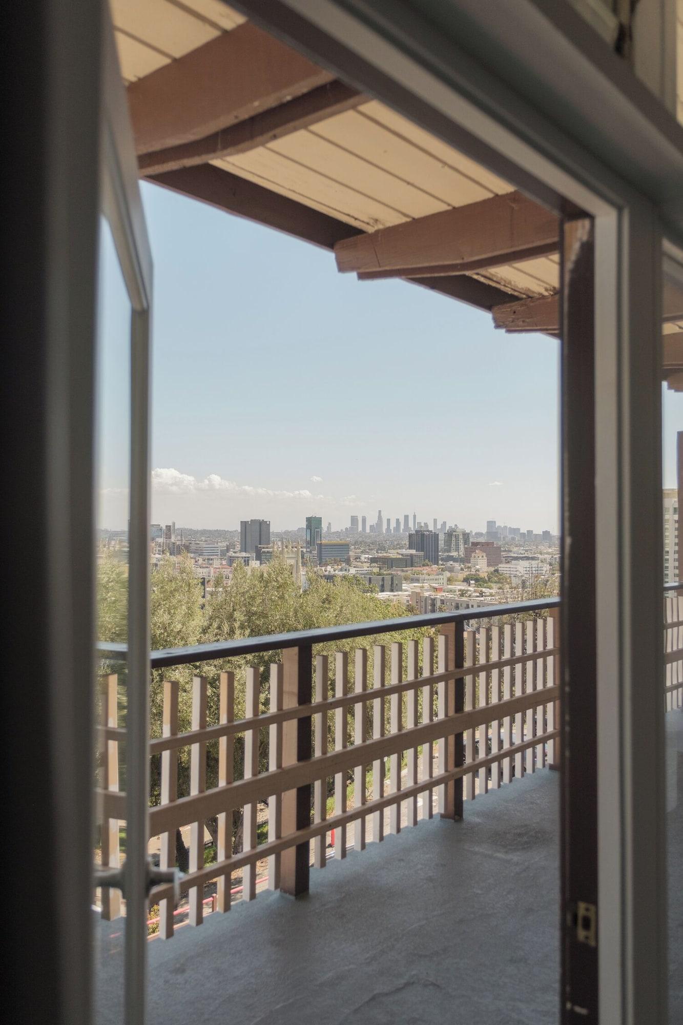 Varios Hollywood Hills Hotel