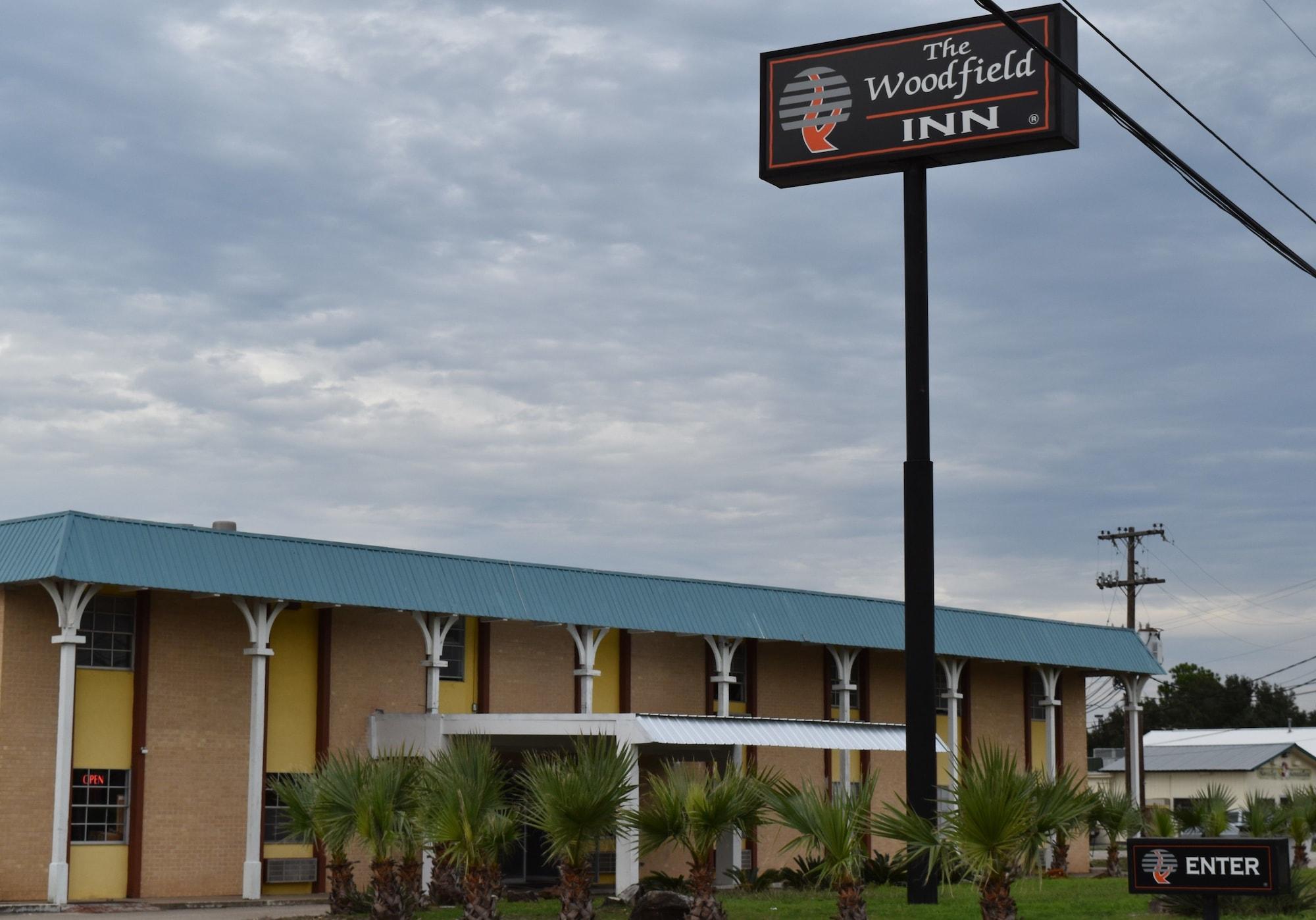 Varios Woodfield Inn & Suites