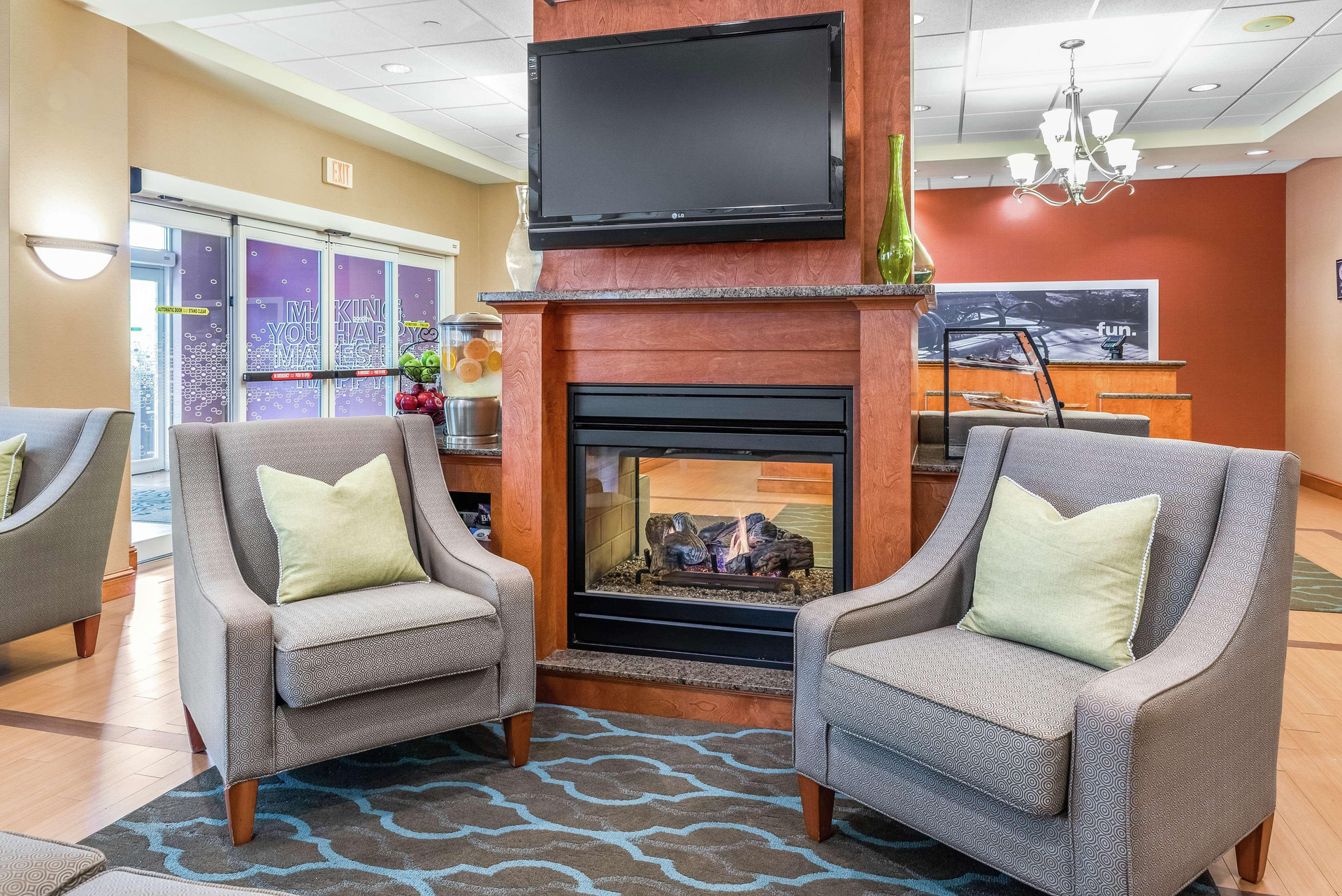 Vista Lobby Hampton Inn Nashua