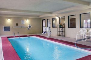 Alojamiento - Columbia Inn & Suites