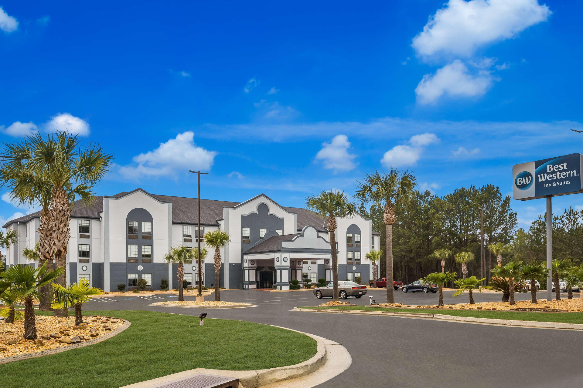 Vista Exterior Best Western Bradbury Inn & Suites