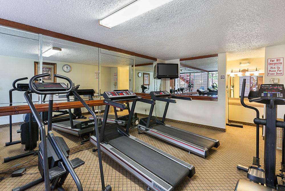 Health club Clarion Inn I-10 East at Beltway
