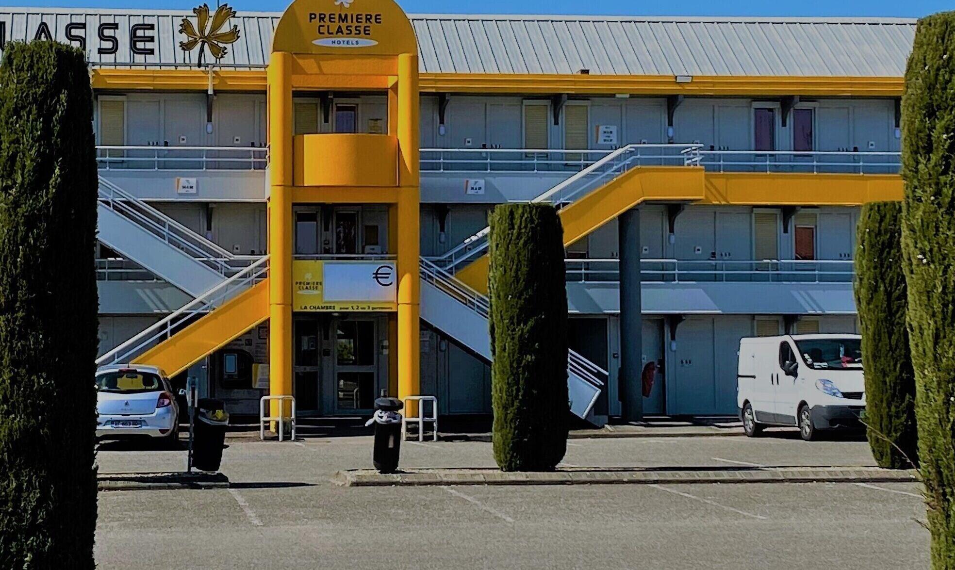 Vista Exterior Premiere Classe Montauban