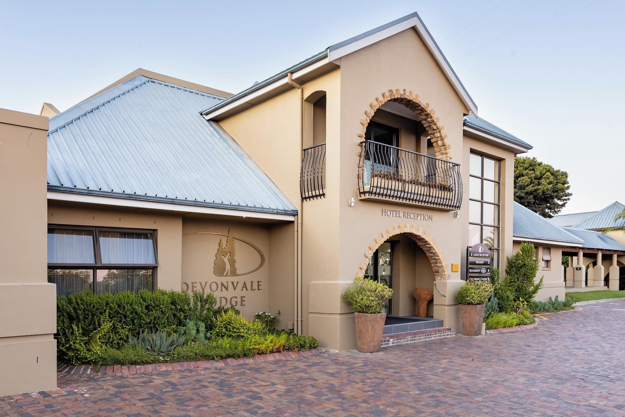 Vista Exterior Devonvale Golf & Wine Estate