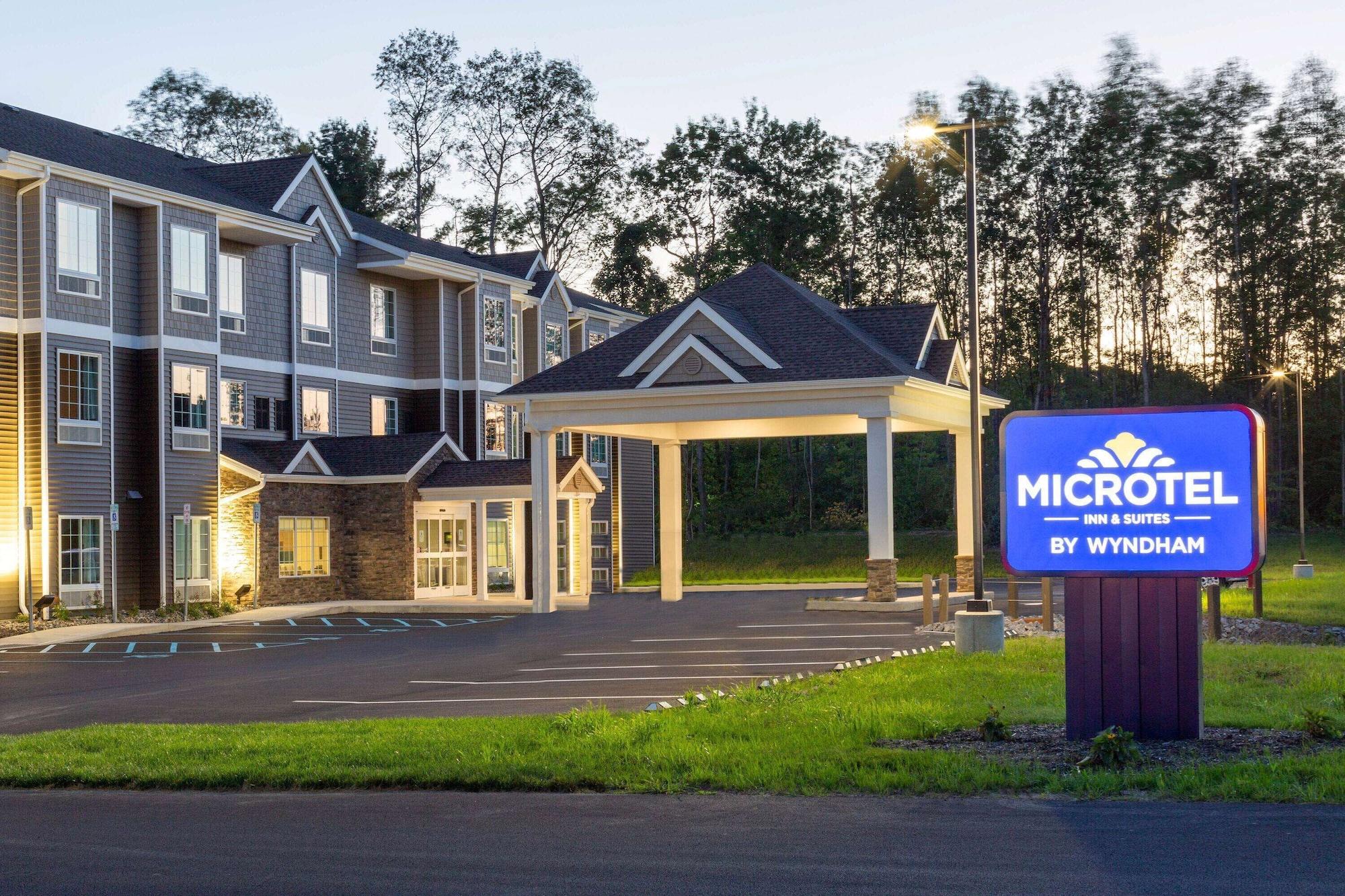 Vista Exterior Microtel Inn & Suites by Wyndham Amsterdam
