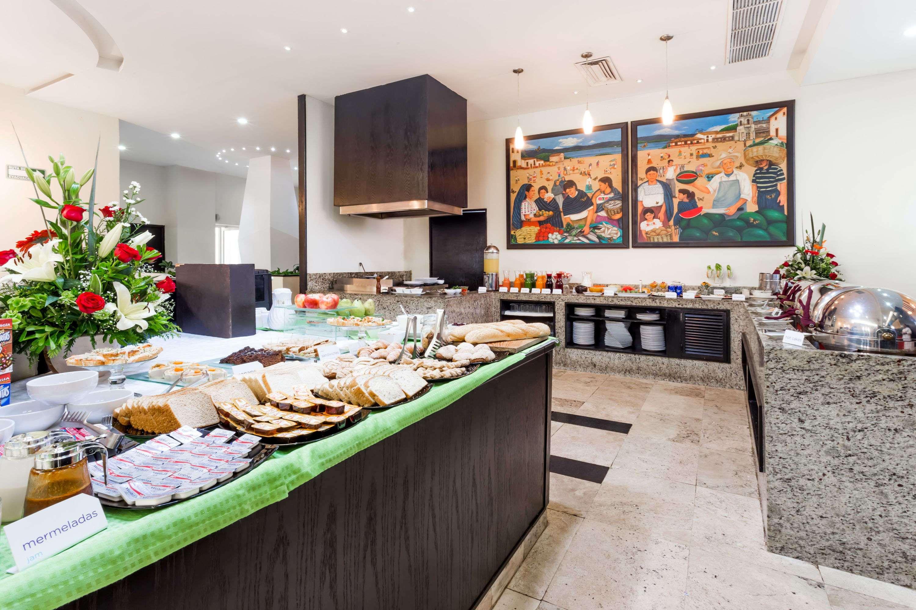Restaurant Baymont Inn & Suites Lazaro Cardenas