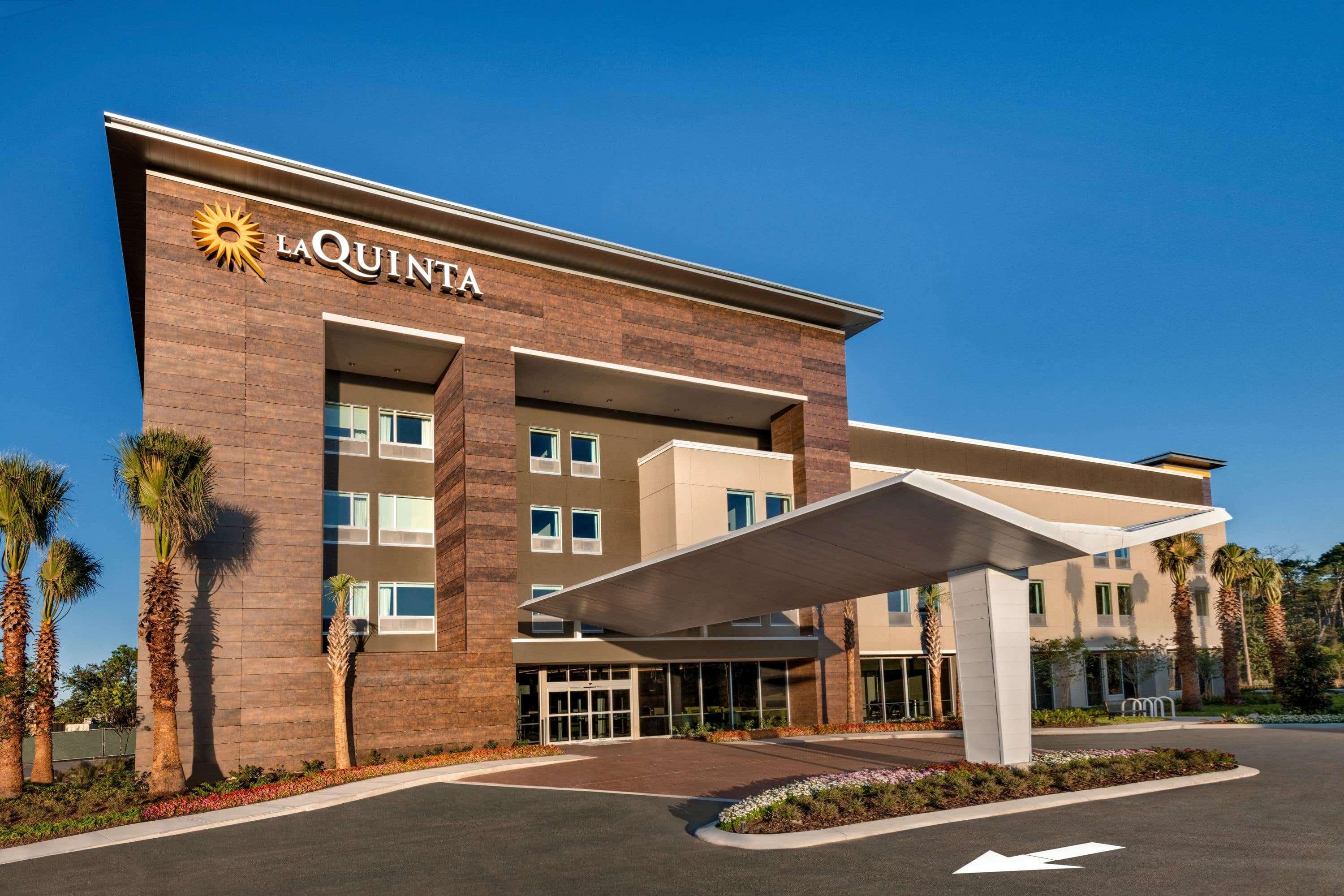 Vista Exterior La Quinta Inn & Suites by Wyndham Orlando - IDrive Theme Parks