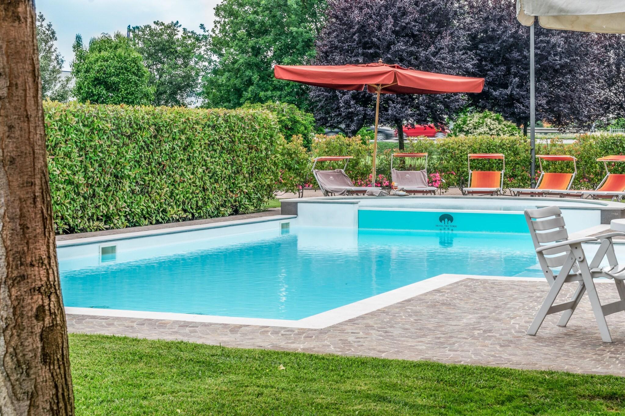 Vista Piscina Hotel Tre Torri