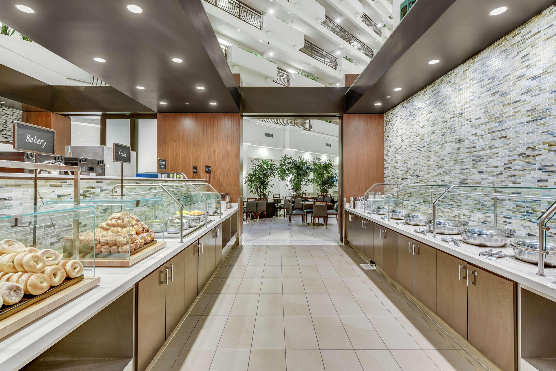 Restaurant Hilton Suites Anaheim Orange