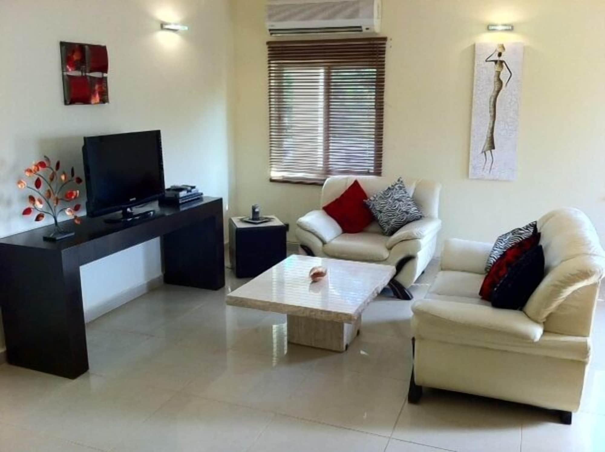 Restaurant Wavecrest Hotel Gambia- Apartments