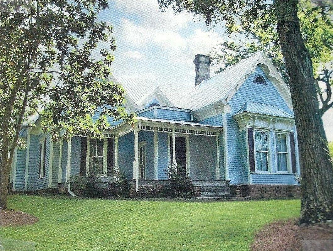 Varios Adair Manor Bed& Breakfast