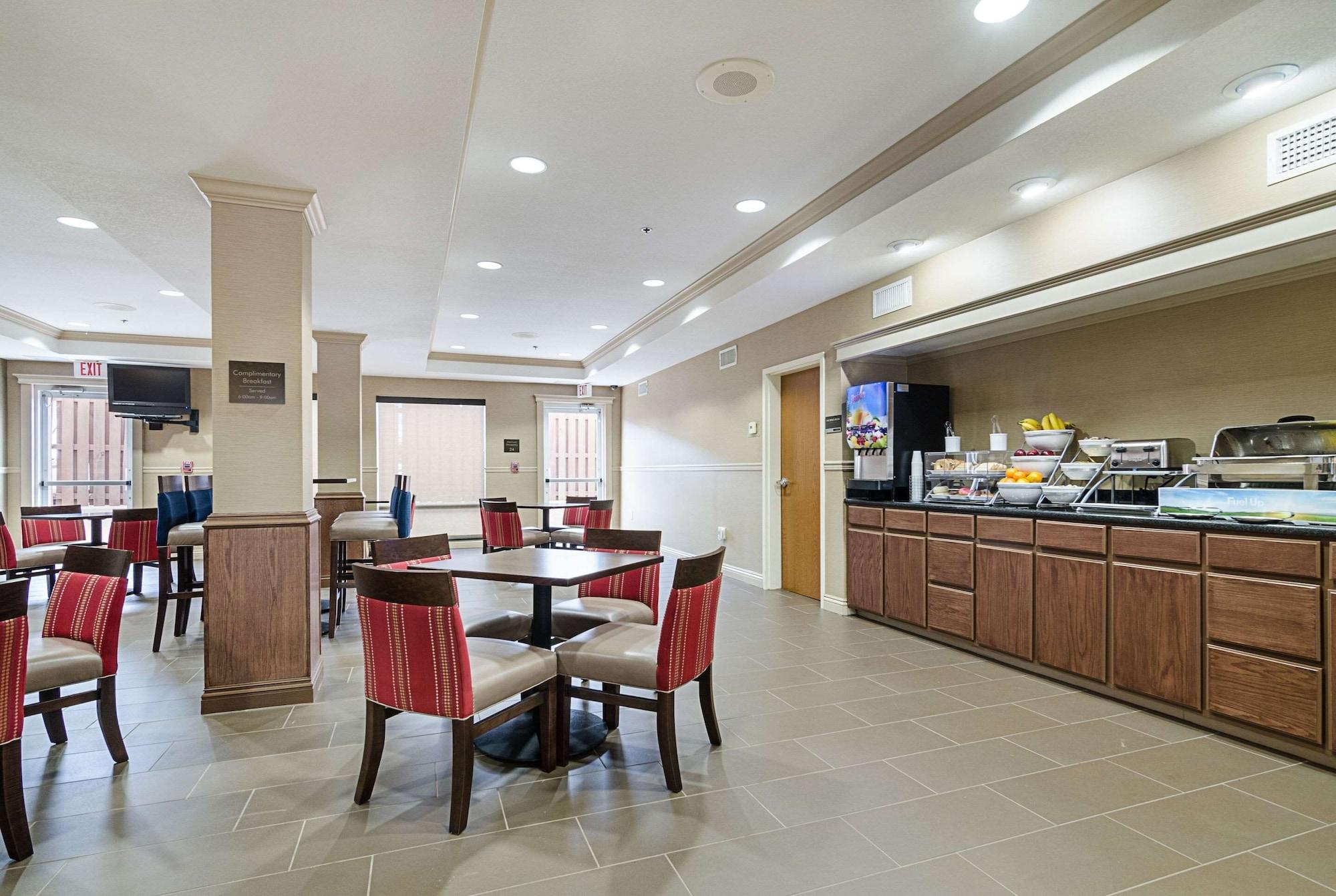 Restaurant Quality Suites Springdale West I-49