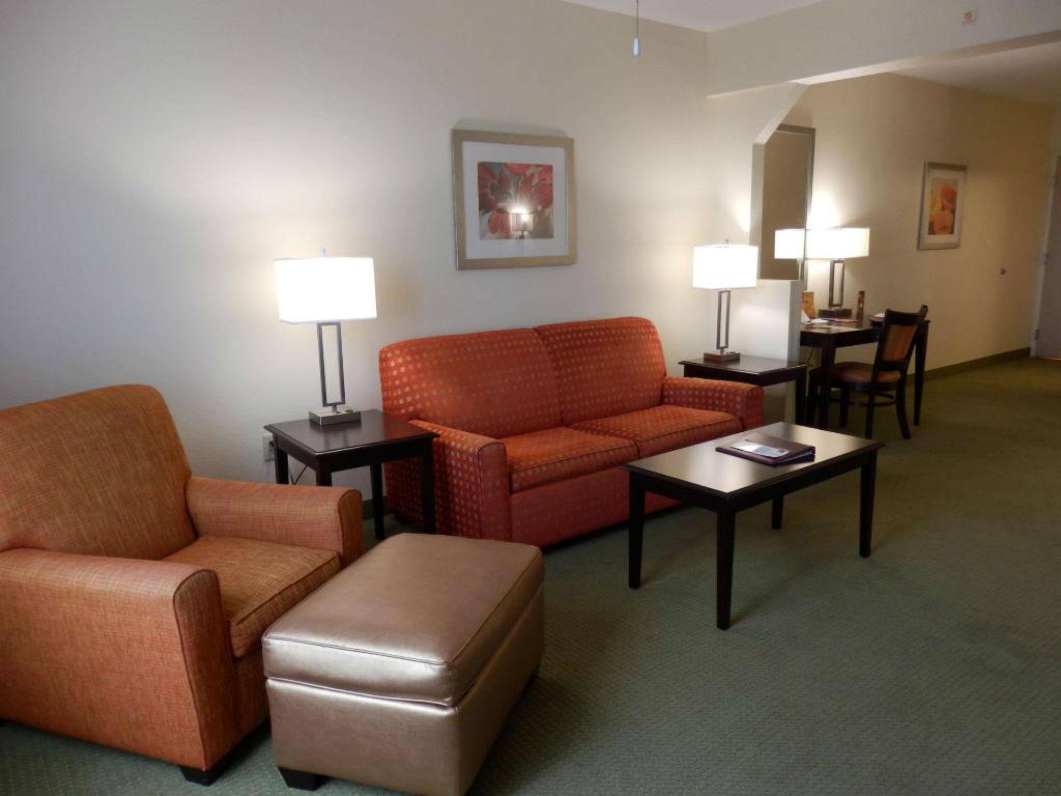 Hotel Comfort Suites Maingate East