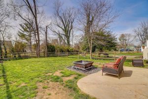 Alquiler Vacacional - Spacious North East Home w/ Fenced Yard & Fire Pit