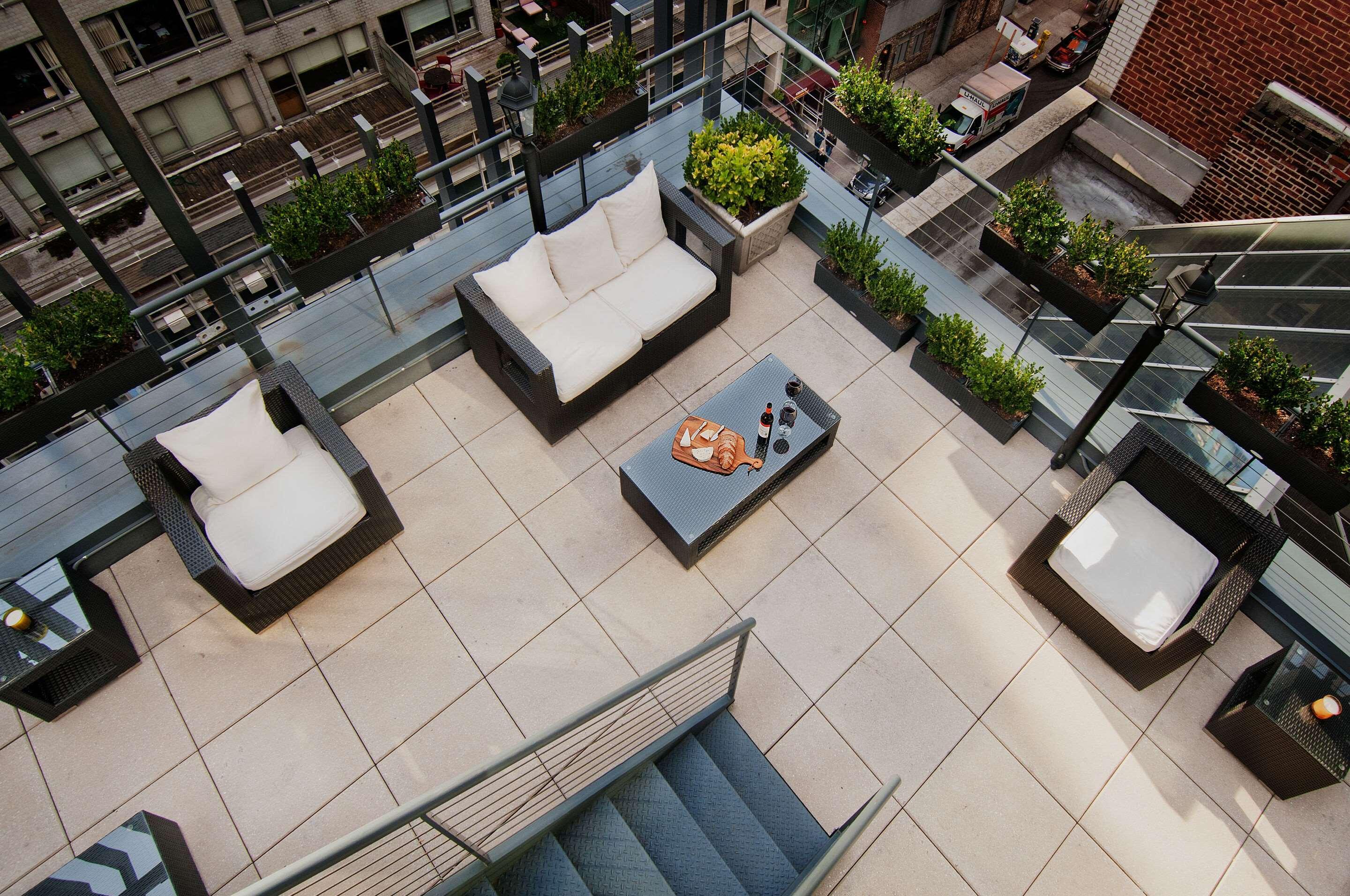 Vista Piscina Blue Angel Hotel NYC, Ascend Hotel Collection