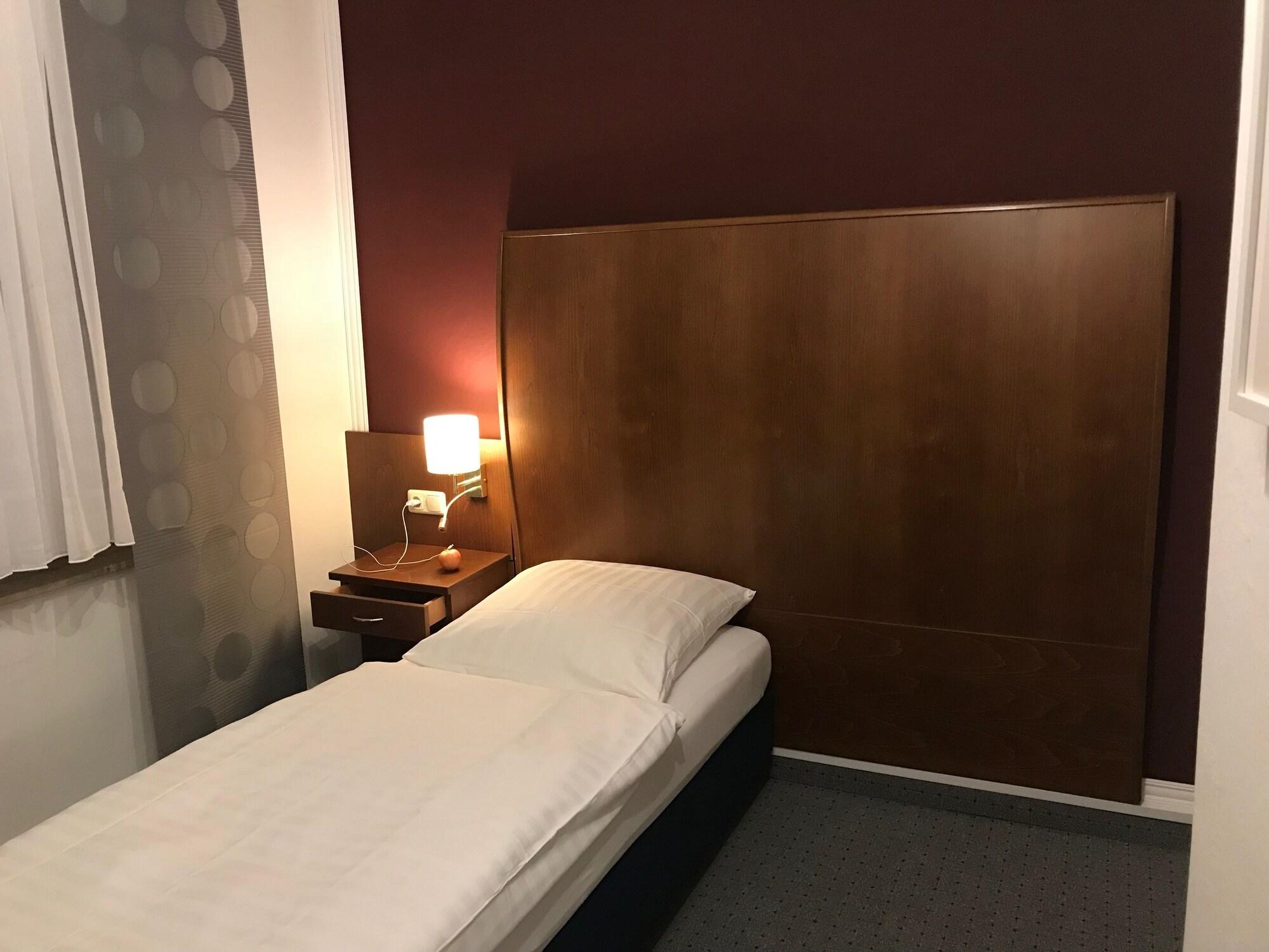 Varios Hotel Nachtwächter