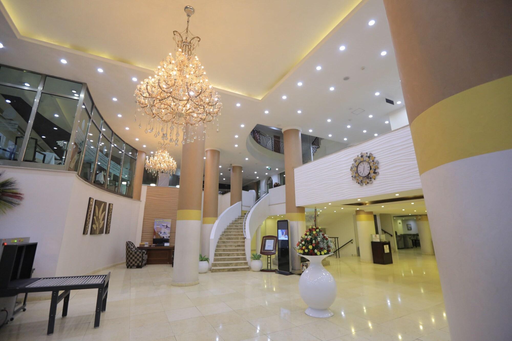 Vista Exterior Saro Maria Hotel