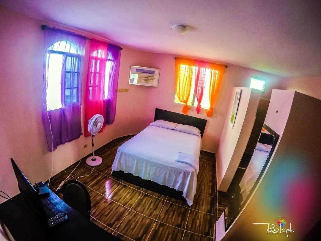 Varios Regi Hotel & Bar