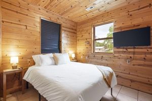 Alquiler Vacacional - Riverfront Cabin Retreat - Cabin #2 of 5 - Sleeps 4