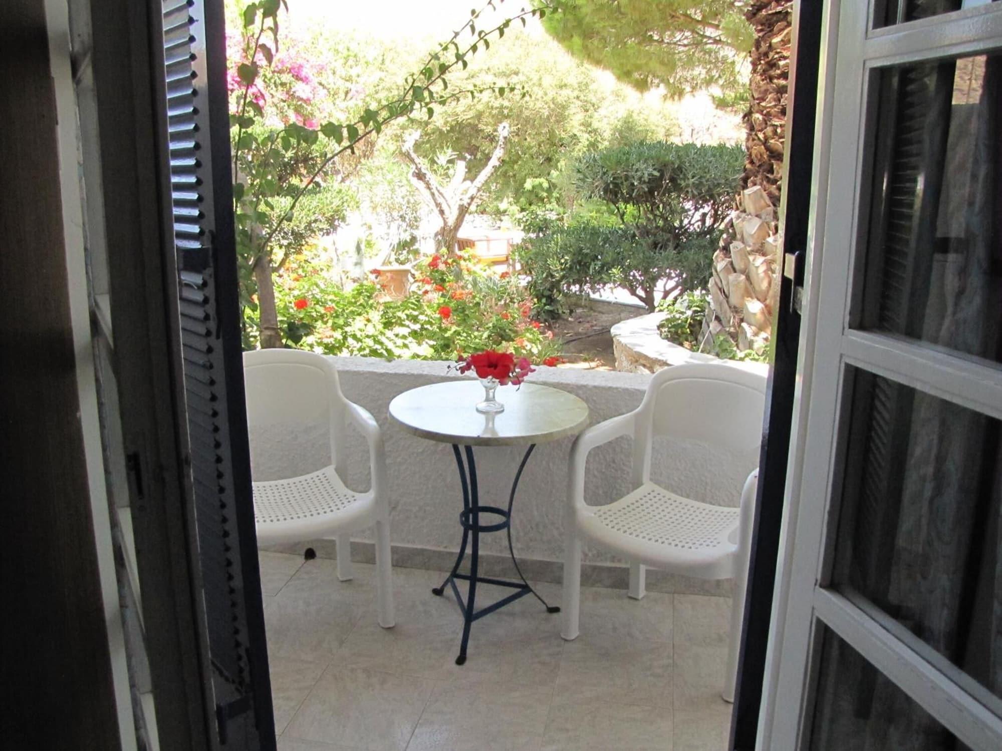 Equipamiento de Habitación Eden Ios Rooms