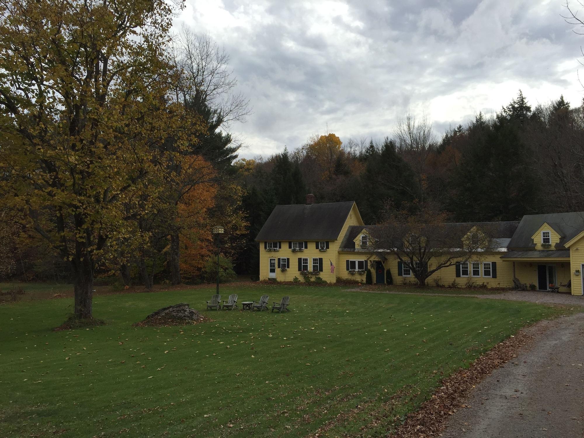 Vista Exterior Fiddler's Green Inn